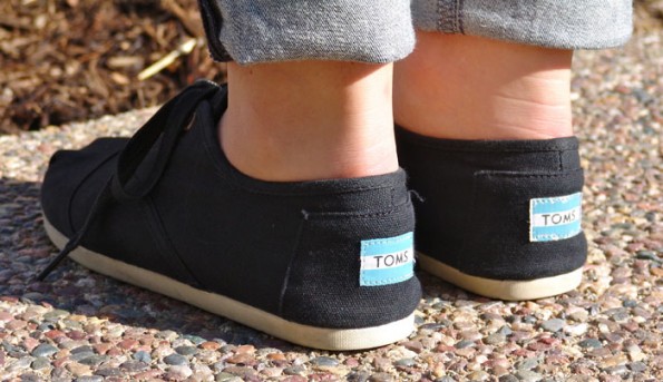  - tomshoes-595x343